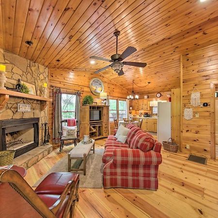 Peaceful Blue Ridge Cabin With Decks And Fire Pit Kültér fotó