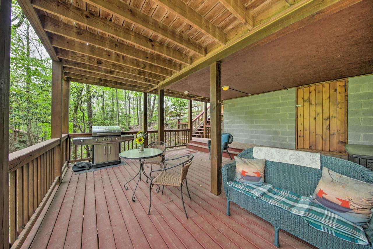Peaceful Blue Ridge Cabin With Decks And Fire Pit Kültér fotó