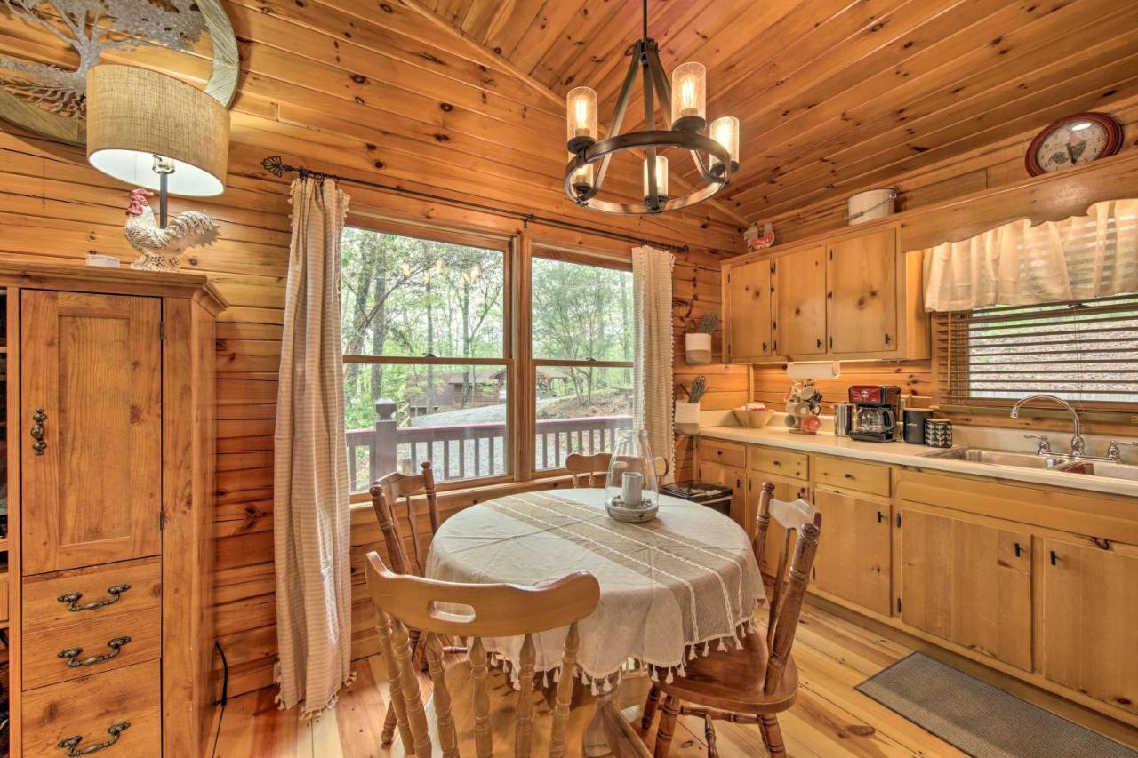 Peaceful Blue Ridge Cabin With Decks And Fire Pit Kültér fotó