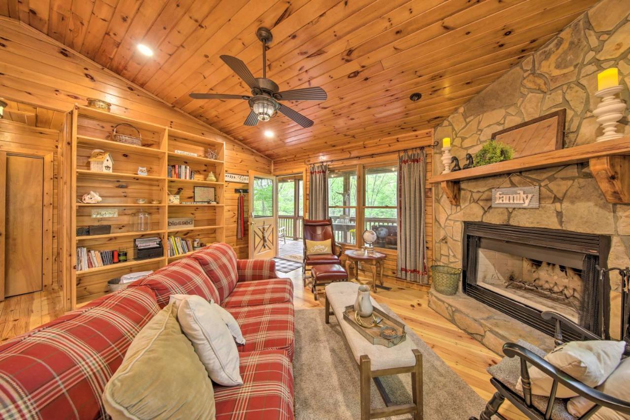 Peaceful Blue Ridge Cabin With Decks And Fire Pit Kültér fotó