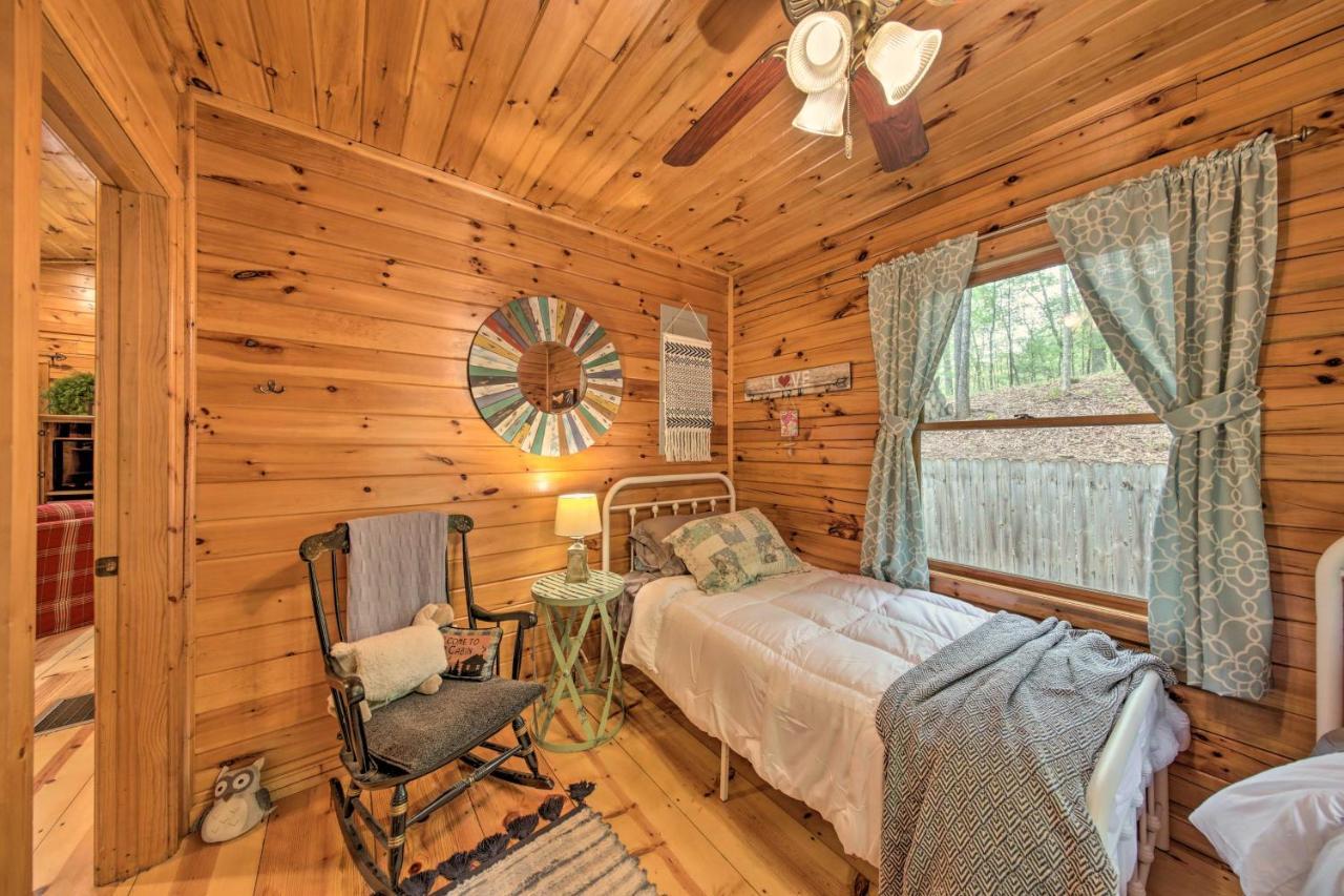 Peaceful Blue Ridge Cabin With Decks And Fire Pit Kültér fotó