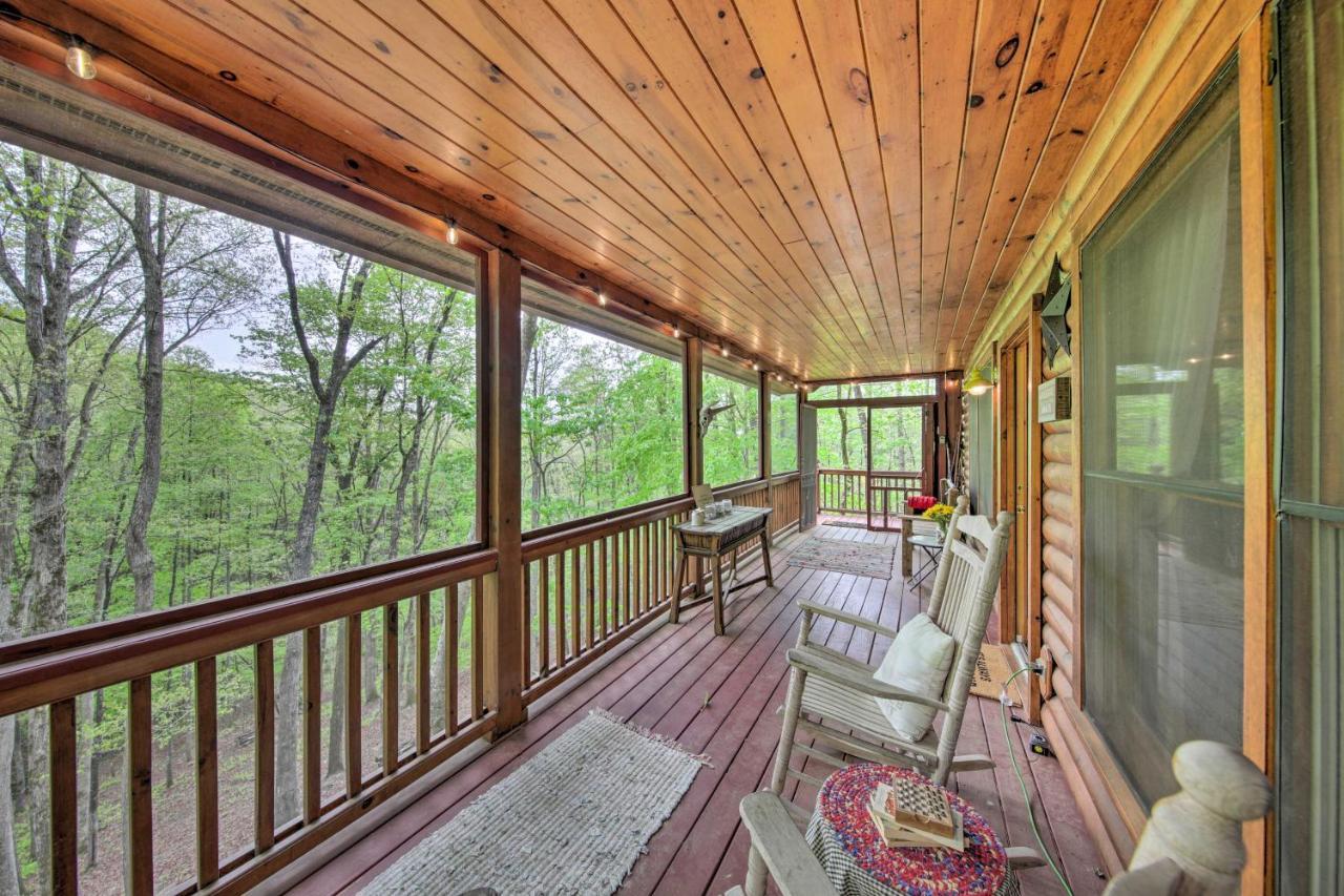 Peaceful Blue Ridge Cabin With Decks And Fire Pit Kültér fotó