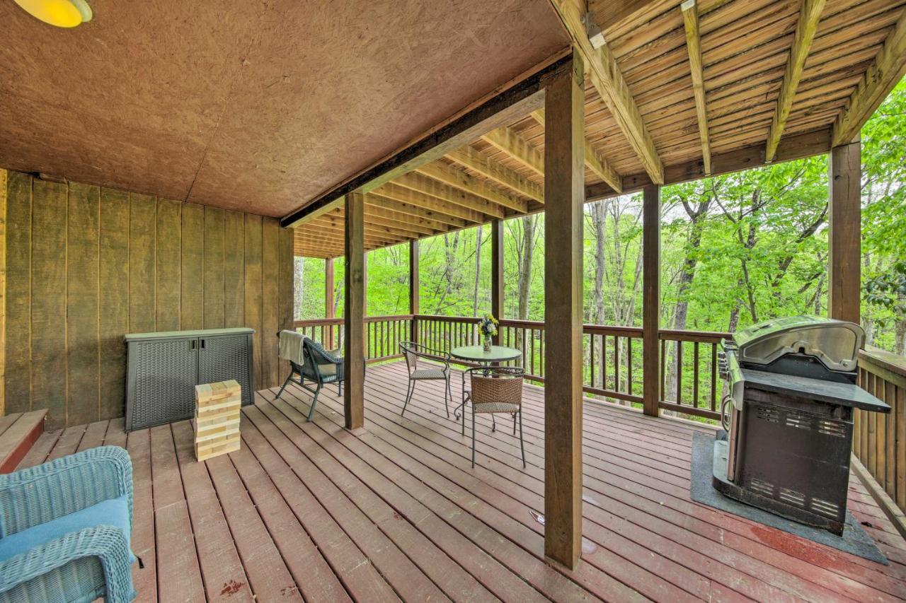 Peaceful Blue Ridge Cabin With Decks And Fire Pit Kültér fotó